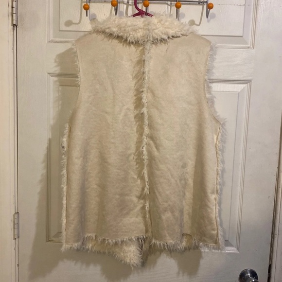 NWT Gorgeous Faux Fur Vest Size 1X - Picture 5 of 7